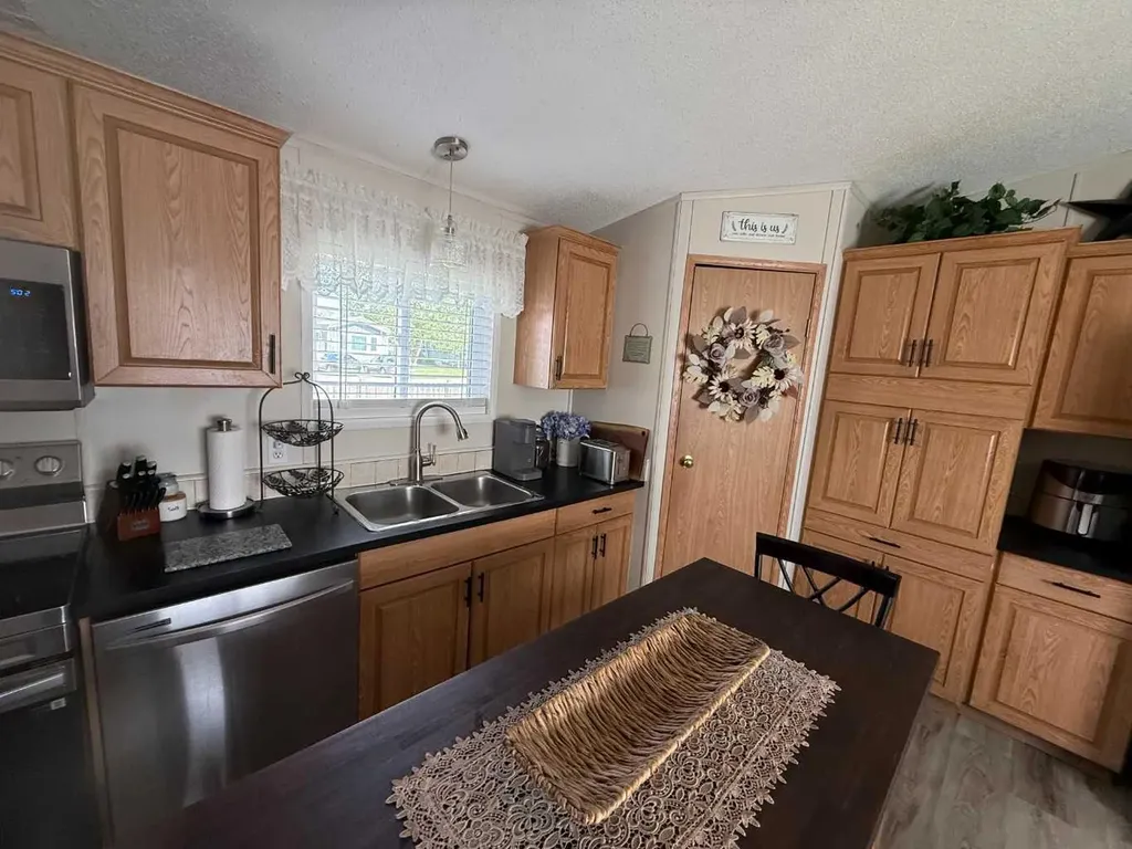 300 Railway Avenue Duchess AB T0J 0Z0