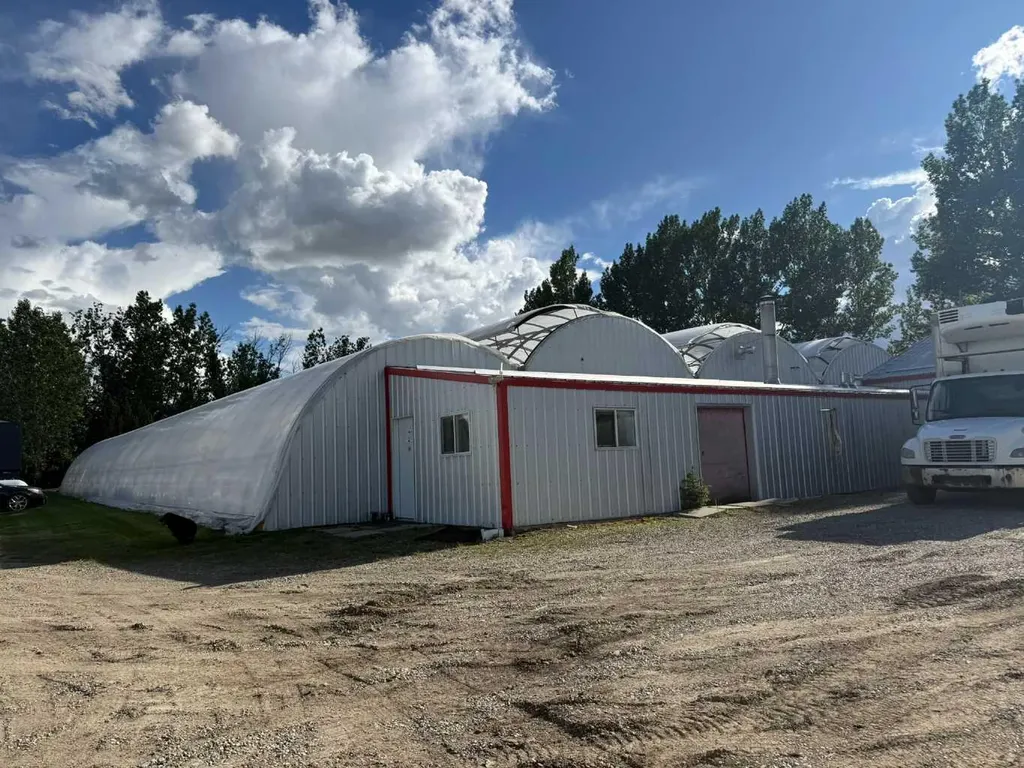 263058 Township Road 252 Rural Wheatland County AB T0J 1Y0