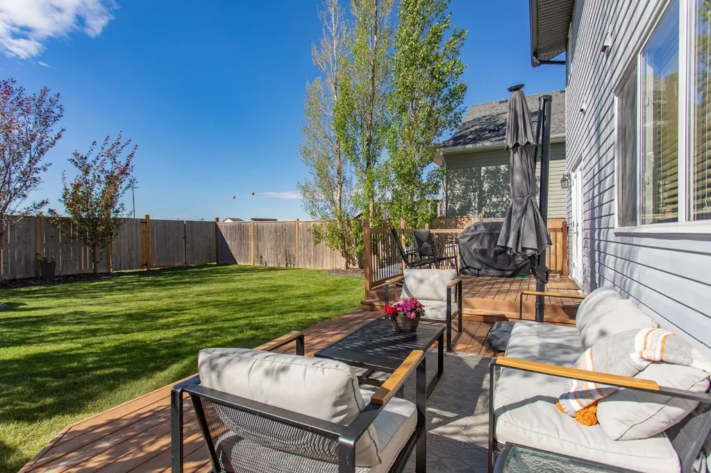 63 Bowman Circle Sylvan Lake AB T4S 0H9