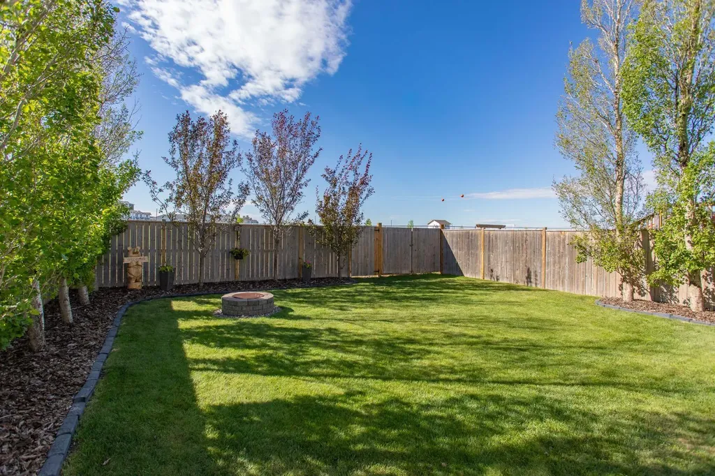 63 Bowman Circle Sylvan Lake AB T4S 0H9