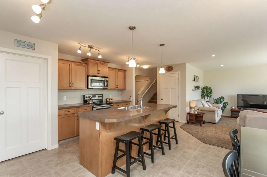 63 Bowman Circle Sylvan Lake AB T4S 0H9
