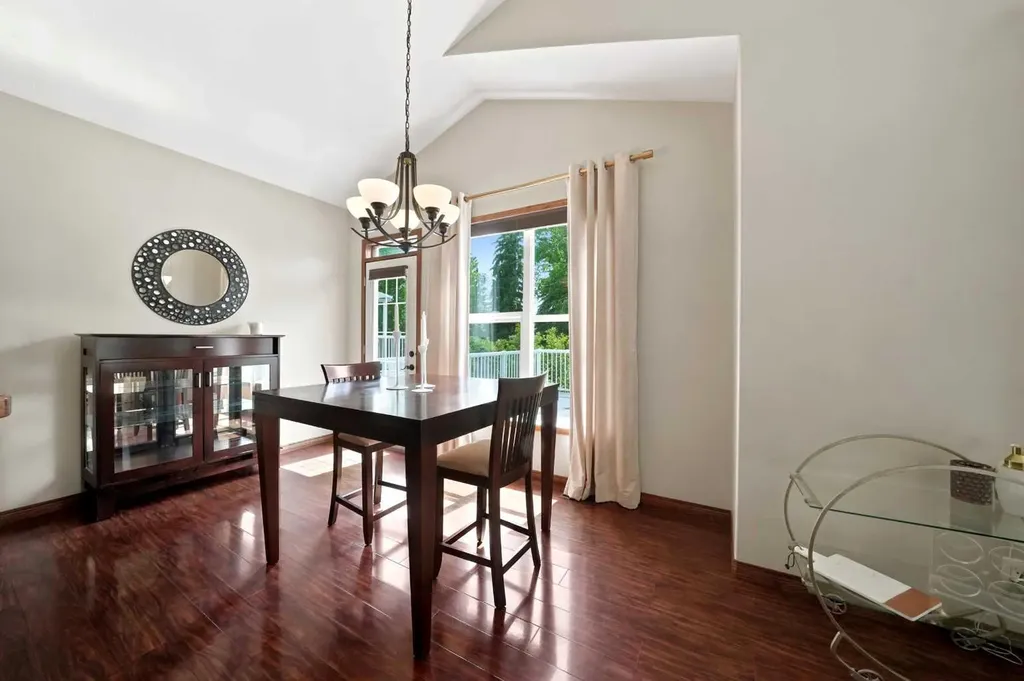4603 Henner's Pointe Lacombe AB T4L 0C2
