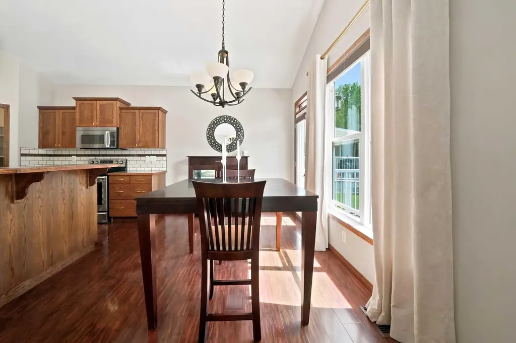 4603 Henner's Pointe Lacombe AB T4L 0C2