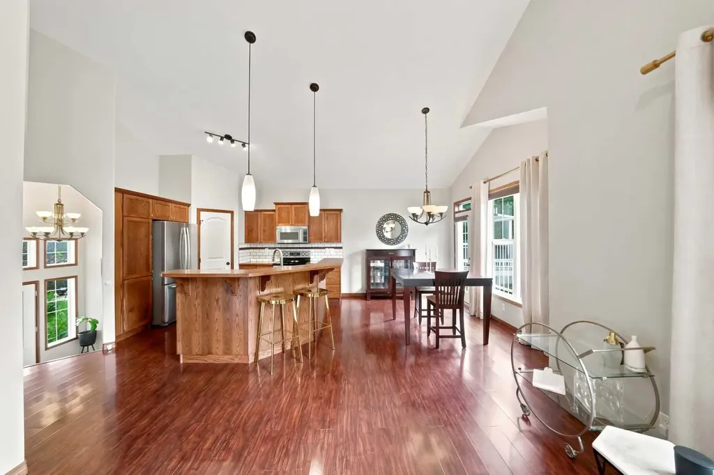 4603 Henner's Pointe Lacombe AB T4L 0C2