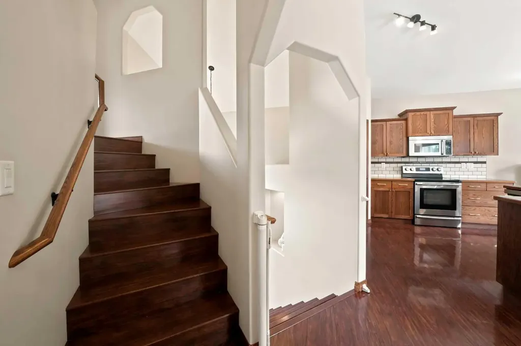 4603 Henner's Pointe Lacombe AB T4L 0C2