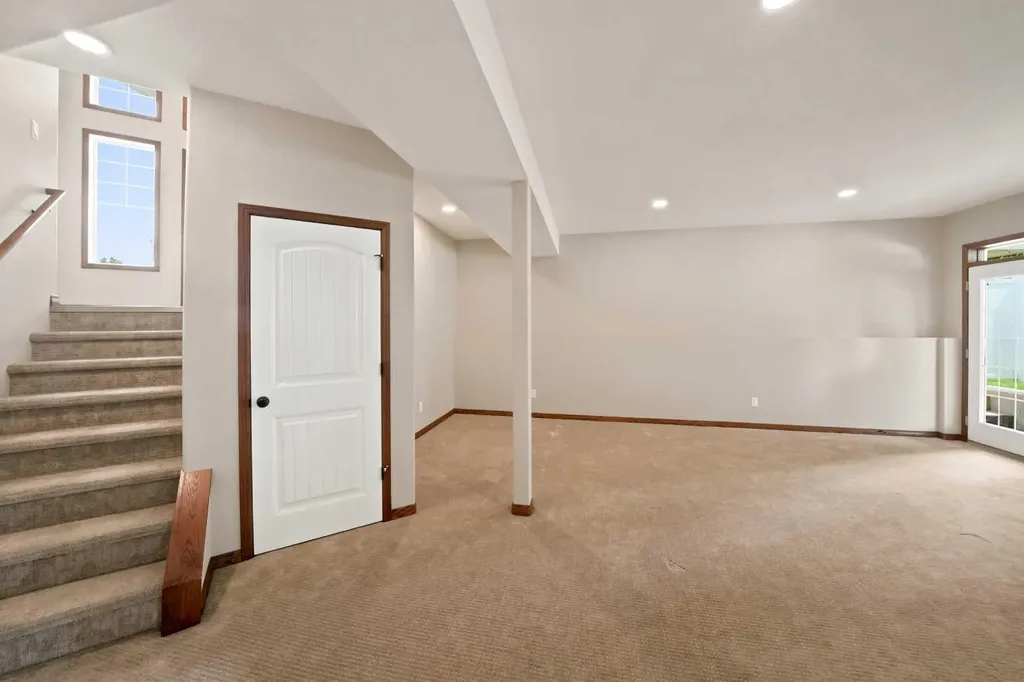 4603 Henner's Pointe Lacombe AB T4L 0C2