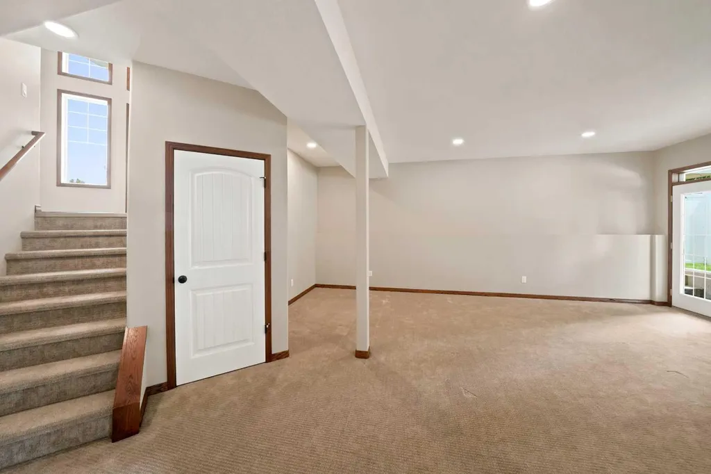 4603 Henner's Pointe Lacombe AB T4L 0C2