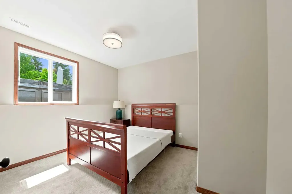4603 Henner's Pointe Lacombe AB T4L 0C2