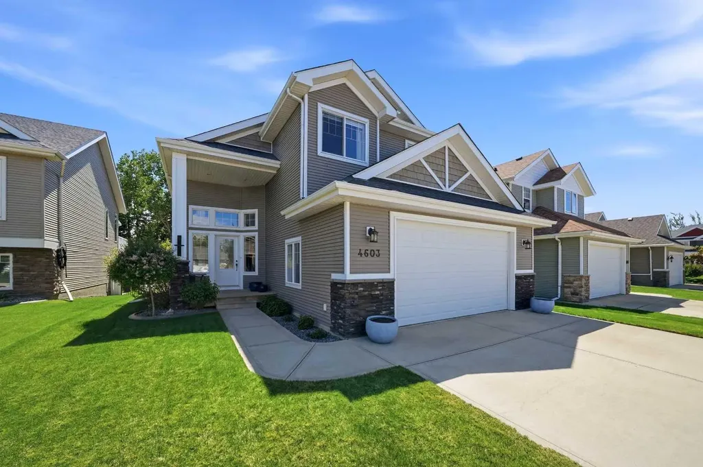 4603 Henner's Pointe Lacombe AB T4L 0C2