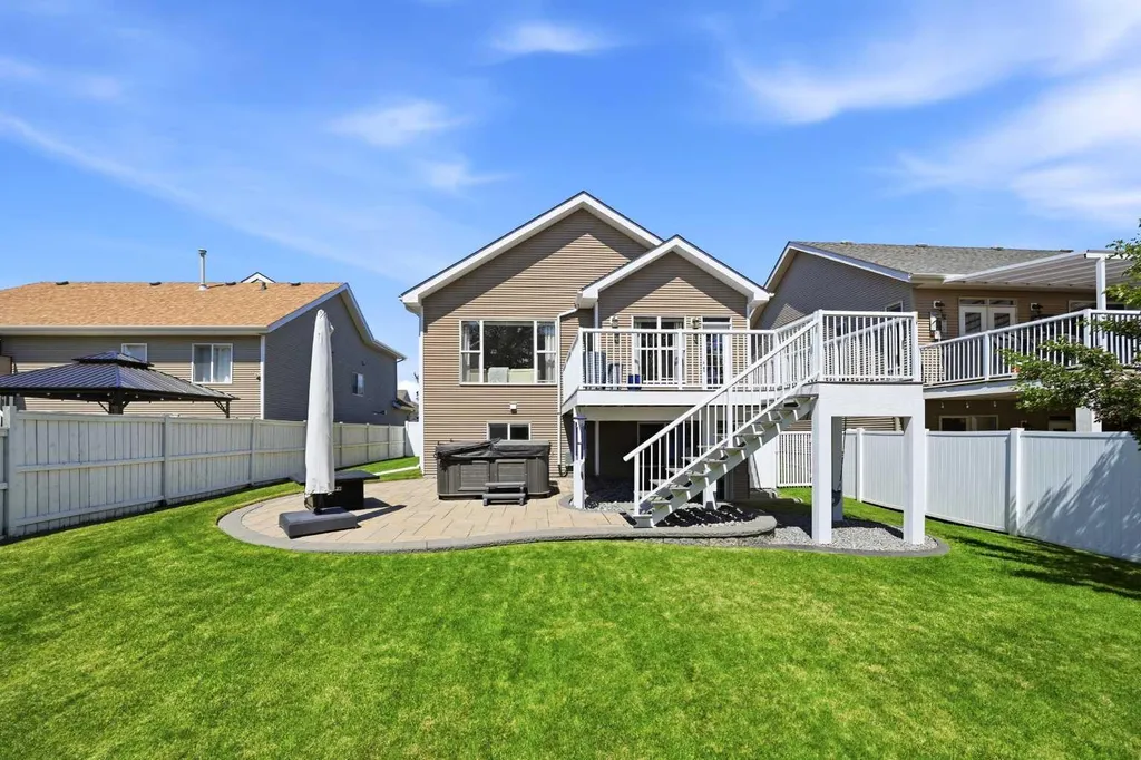 4603 Henner's Pointe Lacombe AB T4L 0C2
