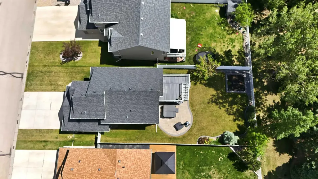 4603 Henner's Pointe Lacombe AB T4L 0C2