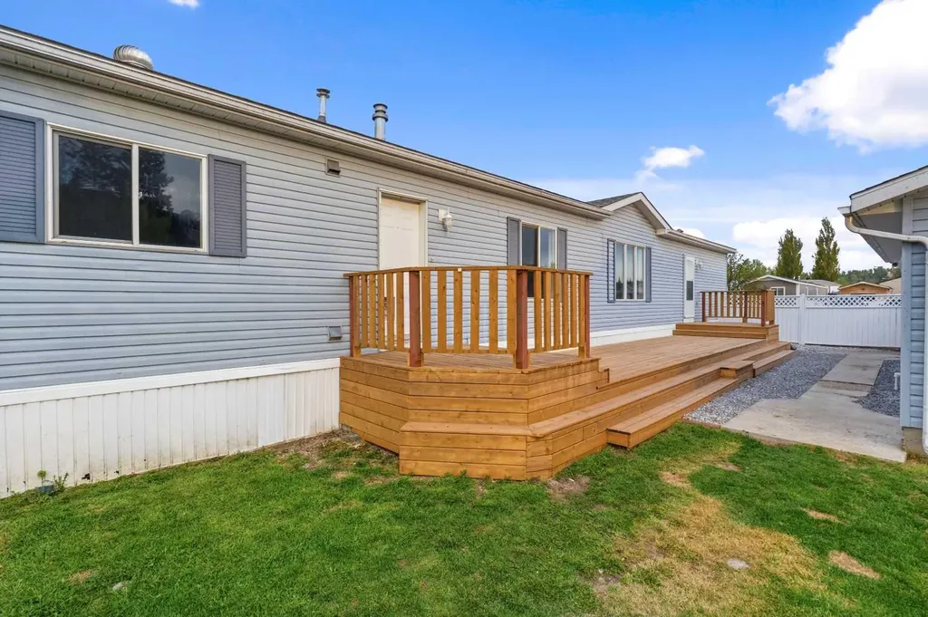 16 Karlzen Court Whitecourt AB T7S 1T7