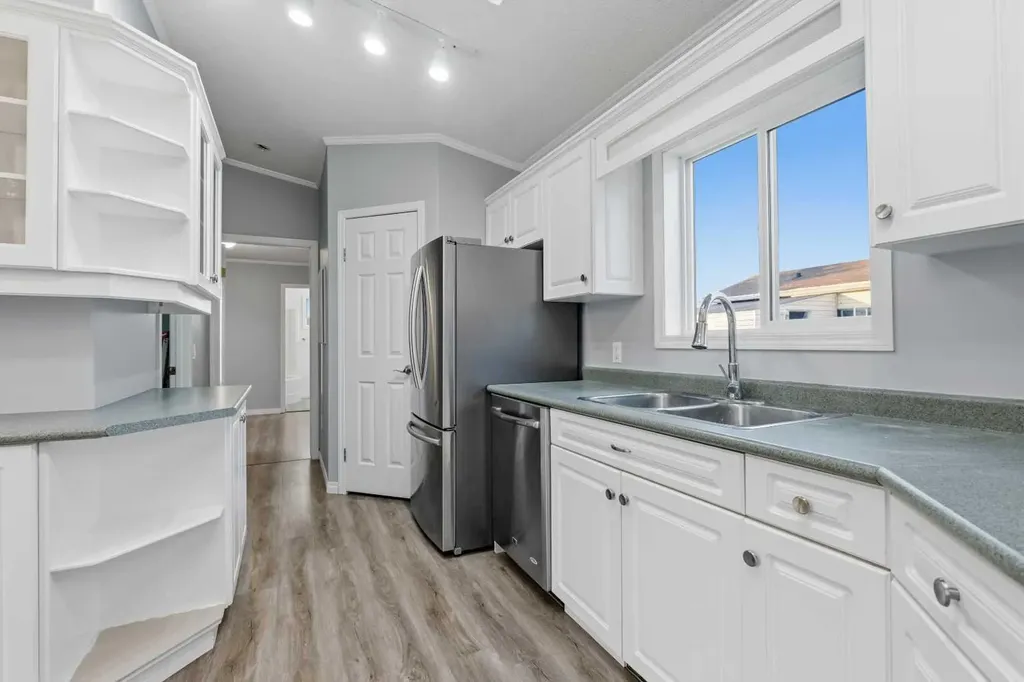 16 Karlzen Court Whitecourt AB T7S 1T7