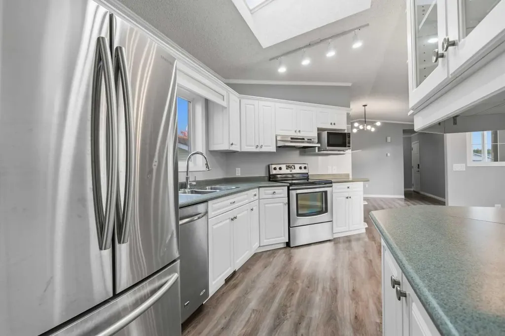 16 Karlzen Court Whitecourt AB T7S 1T7
