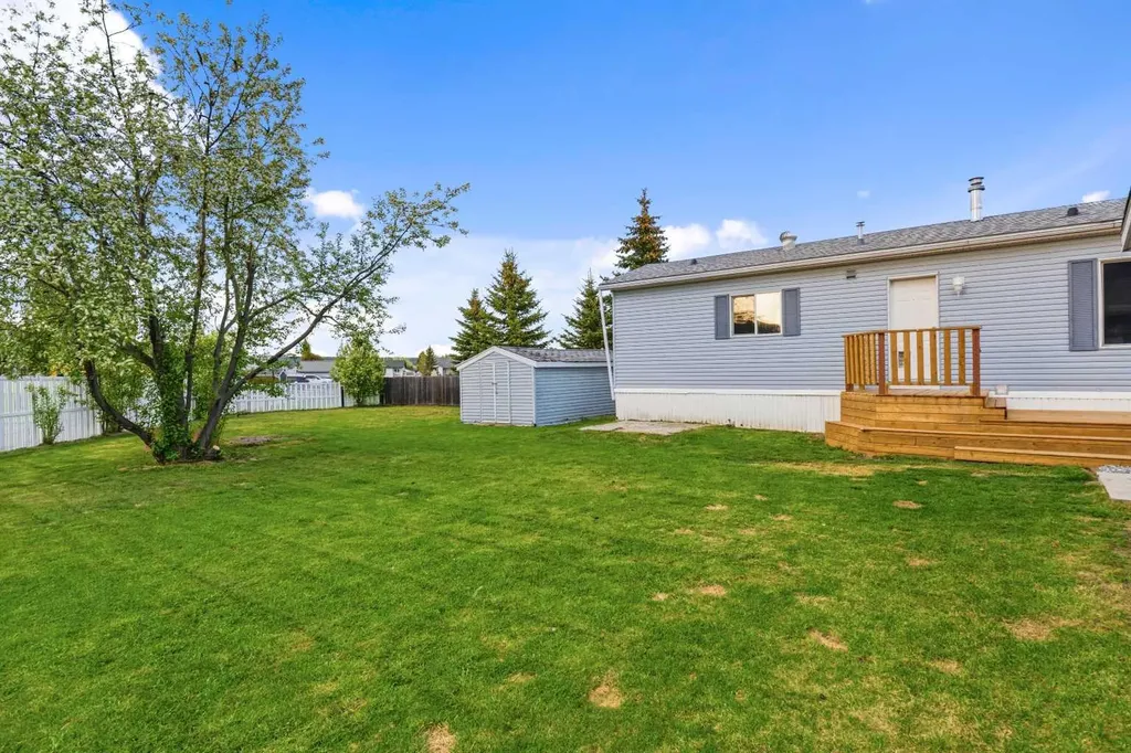 16 Karlzen Court Whitecourt AB T7S 1T7