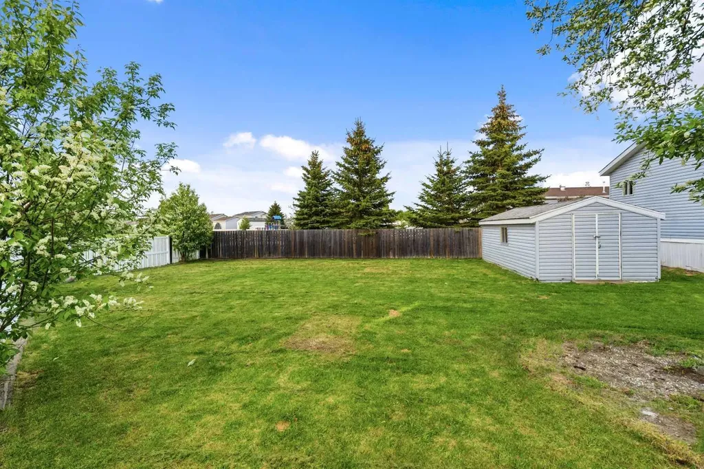 16 Karlzen Court Whitecourt AB T7S 1T7