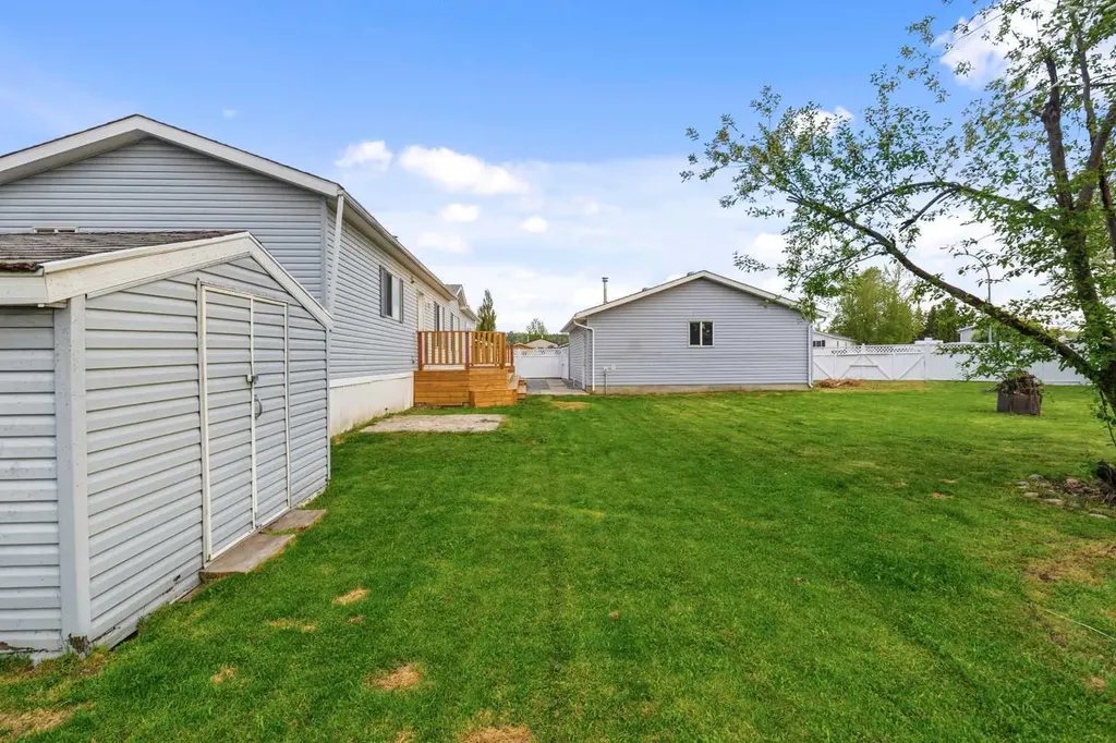 16 Karlzen Court Whitecourt AB T7S 1T7