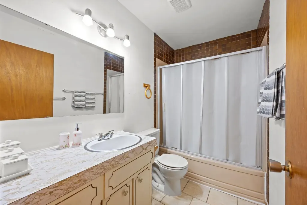 1307 Radisson Drive SE Calgary AB T2A 1Z3