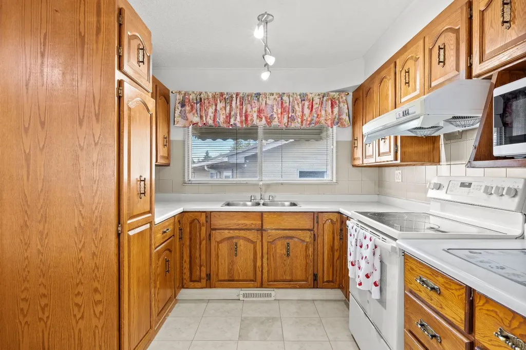 1307 Radisson Drive SE Calgary AB T2A 1Z3