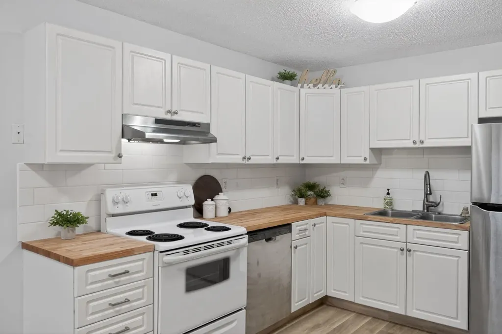203 Lynnview Road SE Calgary AB T2C2C6