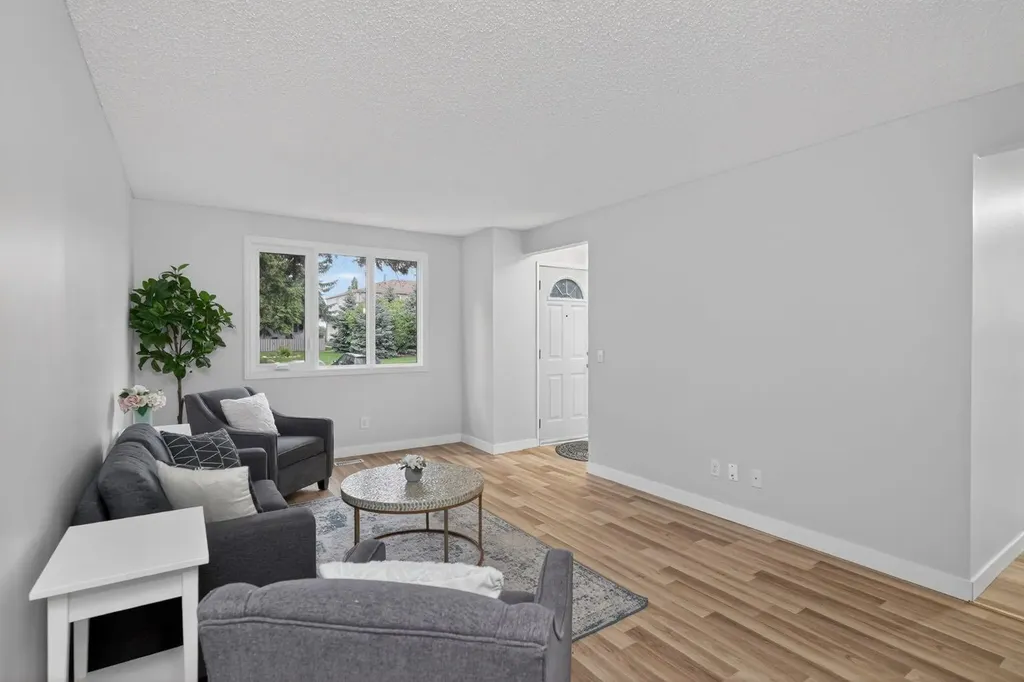 203 Lynnview Road SE Calgary AB T2C2C6