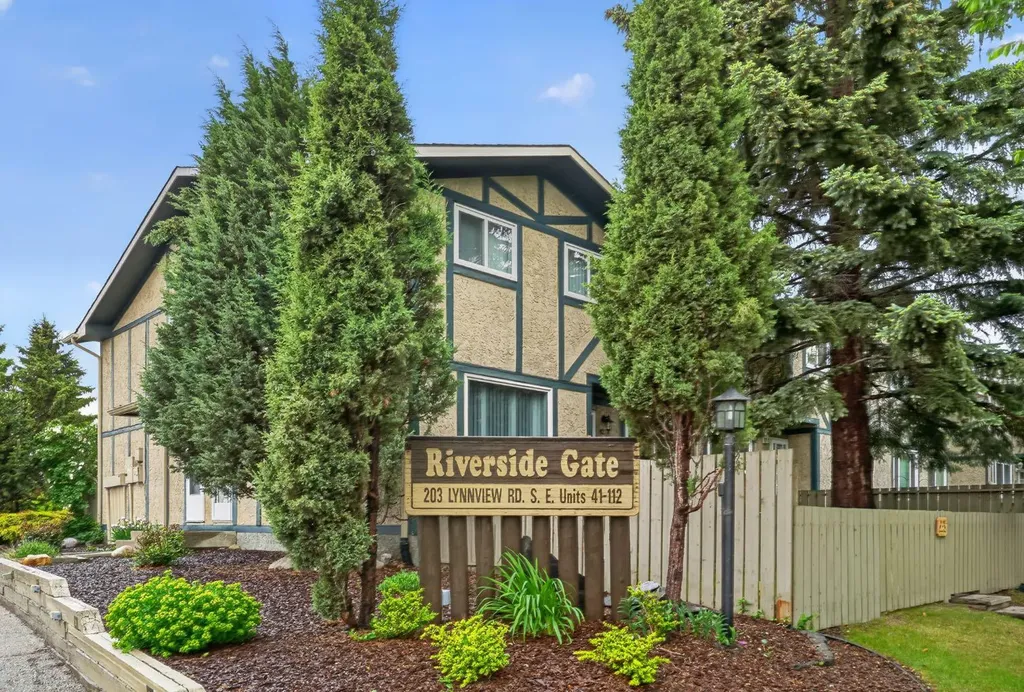 203 Lynnview Road SE Calgary AB T2C2C6