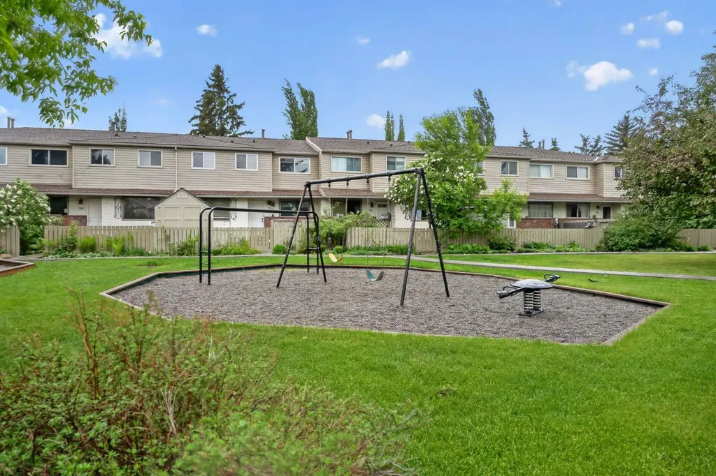 203 Lynnview Road SE Calgary AB T2C2C6