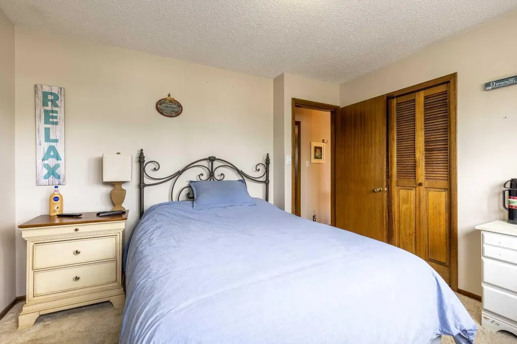 5 Larkspur Road N Lethbridge AB T1H4J6