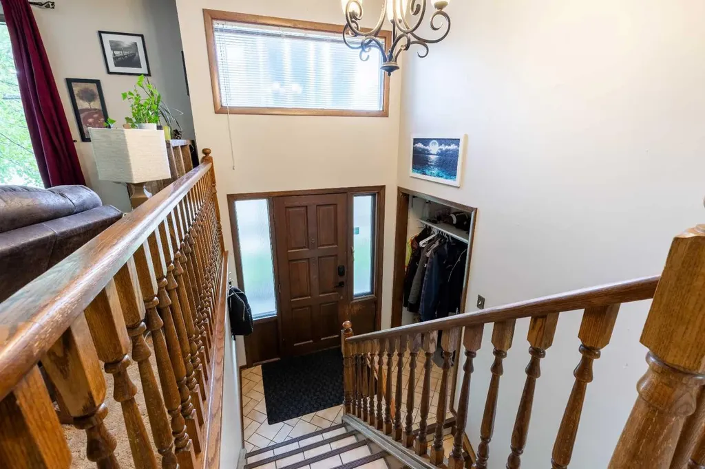 5 Larkspur Road N Lethbridge AB T1H4J6