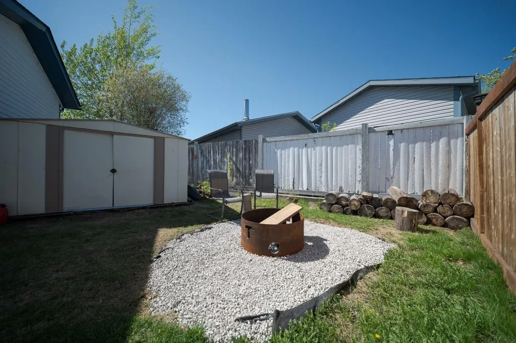 213 Mitchell Drive Fort Mcmurray AB T9K 2N1