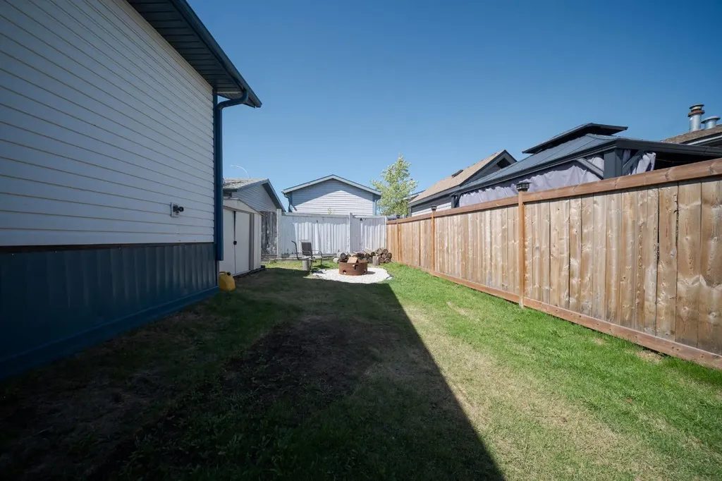 213 Mitchell Drive Fort Mcmurray AB T9K 2N1