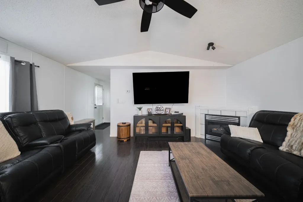 213 Mitchell Drive Fort Mcmurray AB T9K 2N1