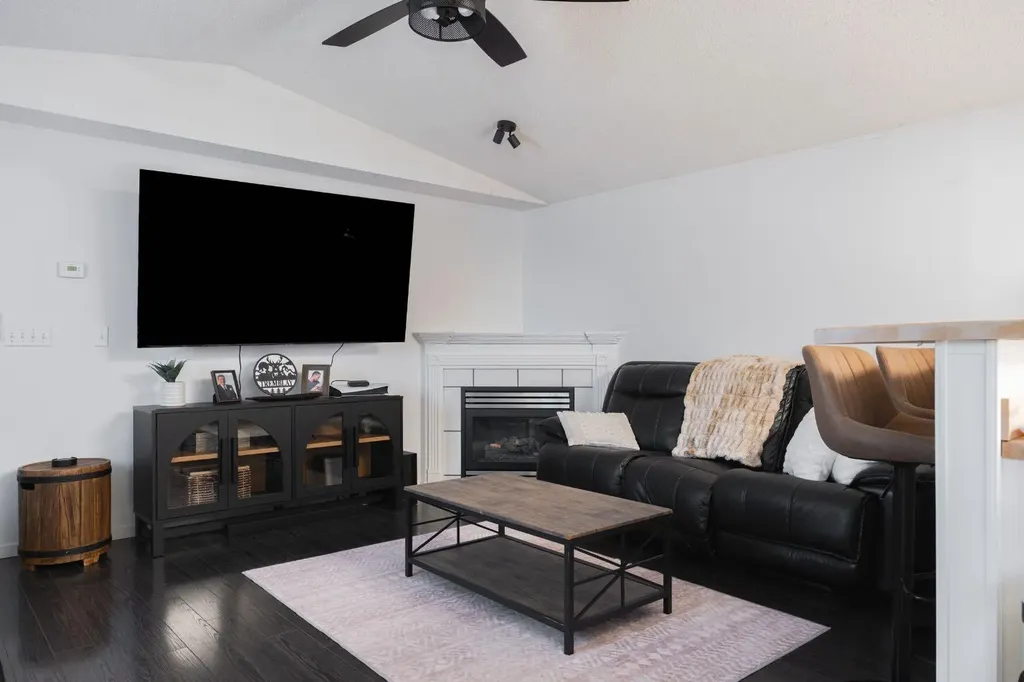 213 Mitchell Drive Fort Mcmurray AB T9K 2N1