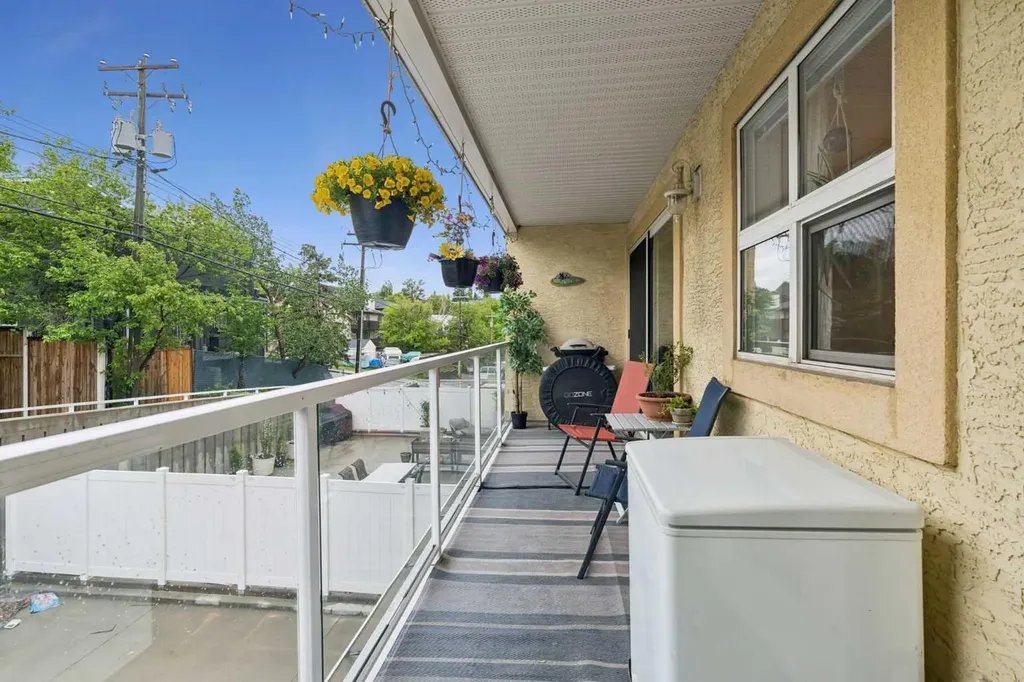 1631 28 Avenue SW Calgary AB T2T 1J5