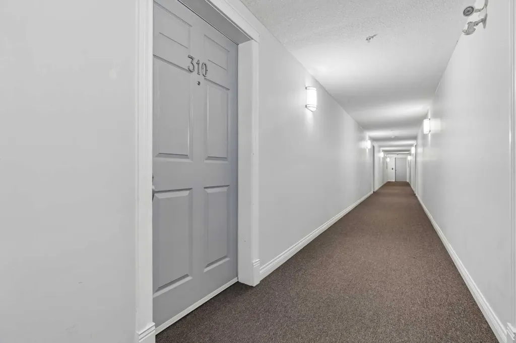 1631 28 Avenue SW Calgary AB T2T 1J5