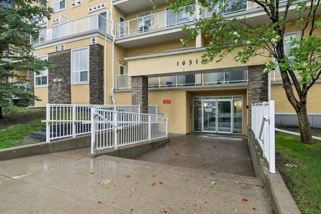 1631 28 Avenue SW Calgary AB T2T 1J5