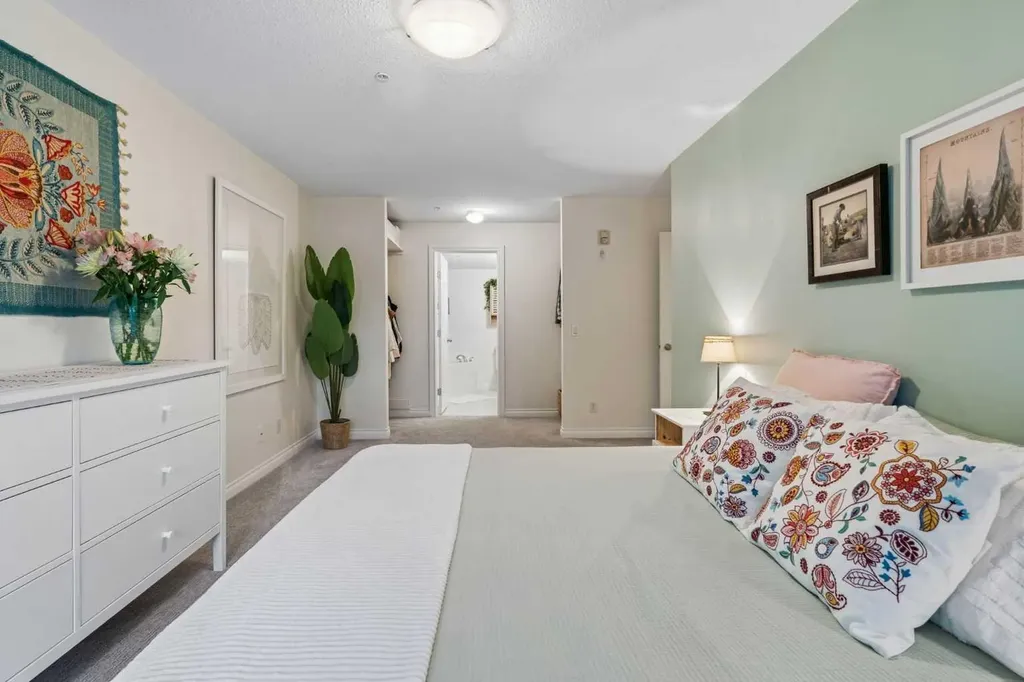 1631 28 Avenue SW Calgary AB T2T 1J5
