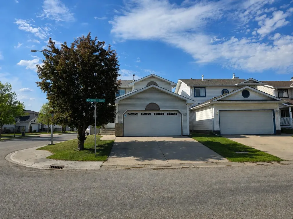 3 Riverwood Court SE Calgary AB T2C4E9