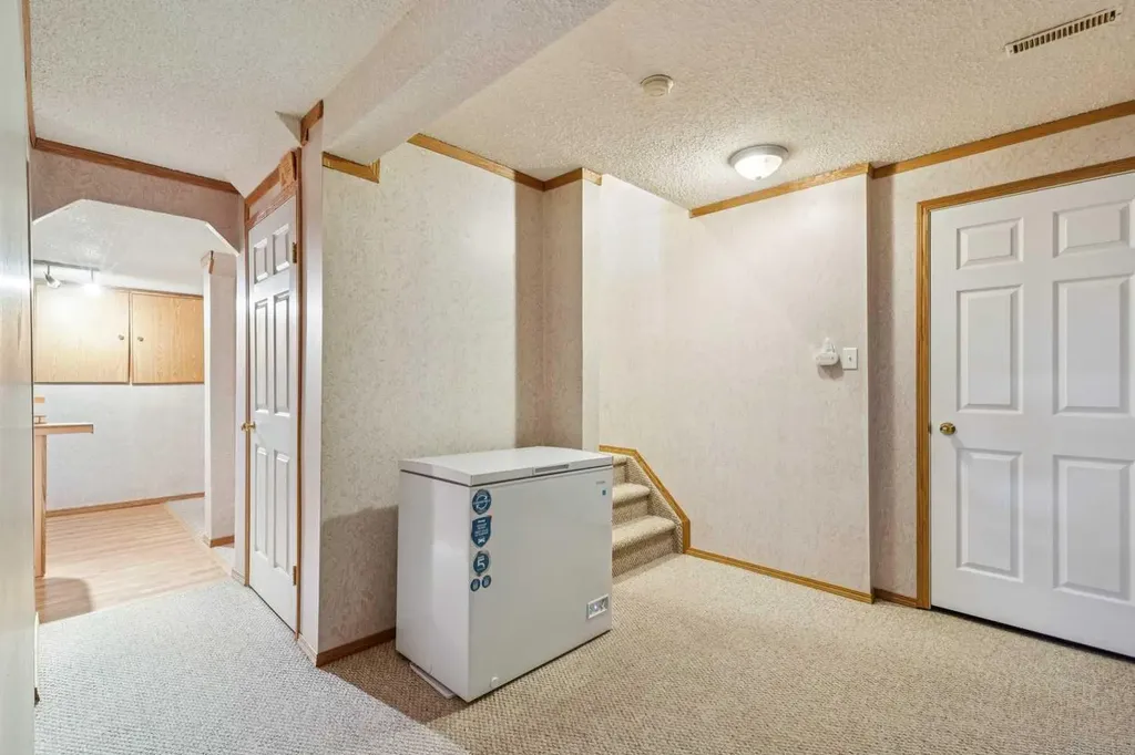 3 Riverwood Court SE Calgary AB T2C4E9
