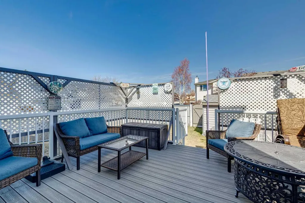 3 Riverwood Court SE Calgary AB T2C4E9