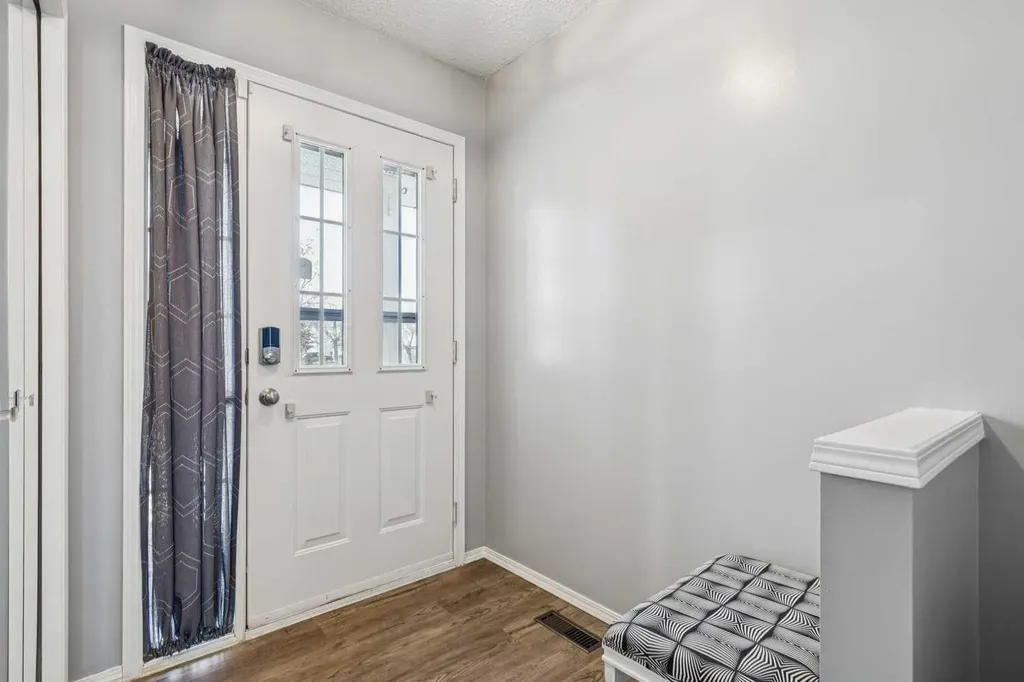 3 Riverwood Court SE Calgary AB T2C4E9