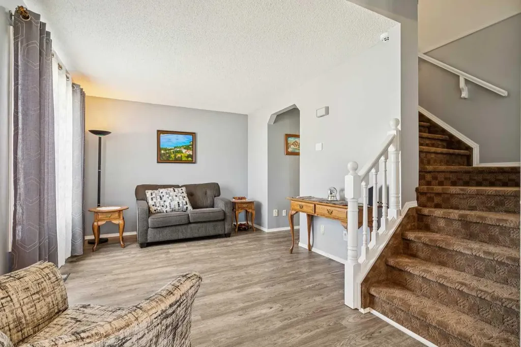 3 Riverwood Court SE Calgary AB T2C4E9