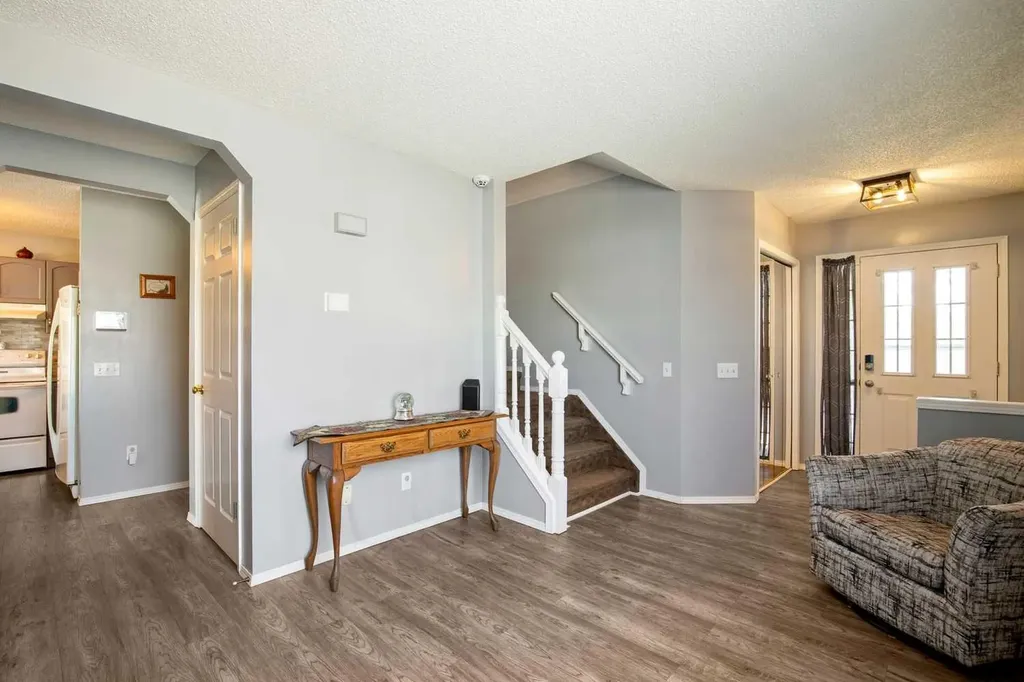 3 Riverwood Court SE Calgary AB T2C4E9