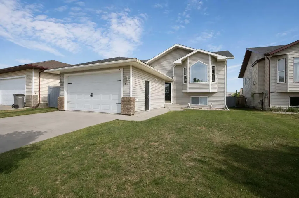 9102 129 Avenue Grande Prairie AB T8X 1R5