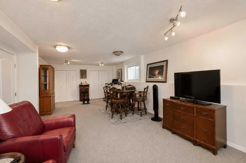 9102 129 Avenue Grande Prairie AB T8X 1R5