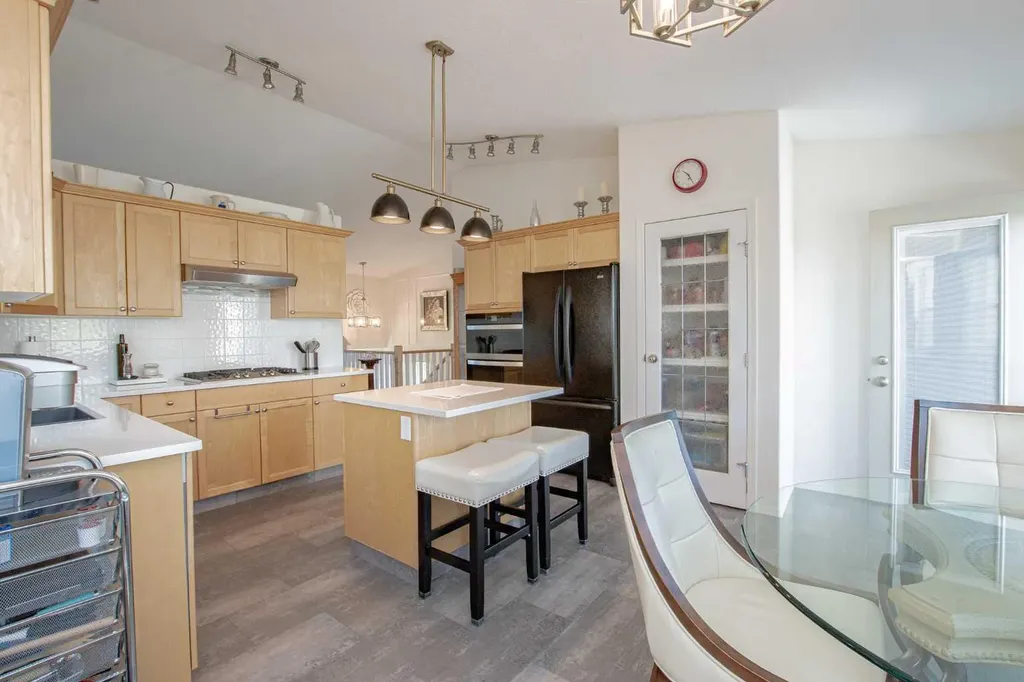 9102 129 Avenue Grande Prairie AB T8X 1R5
