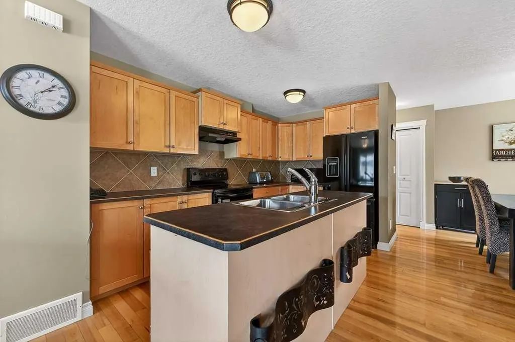 2412 Kensington Road NW Calgary AB T2N3S1