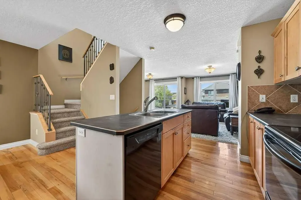 2412 Kensington Road NW Calgary AB T2N3S1