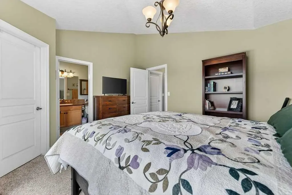2412 Kensington Road NW Calgary AB T2N3S1