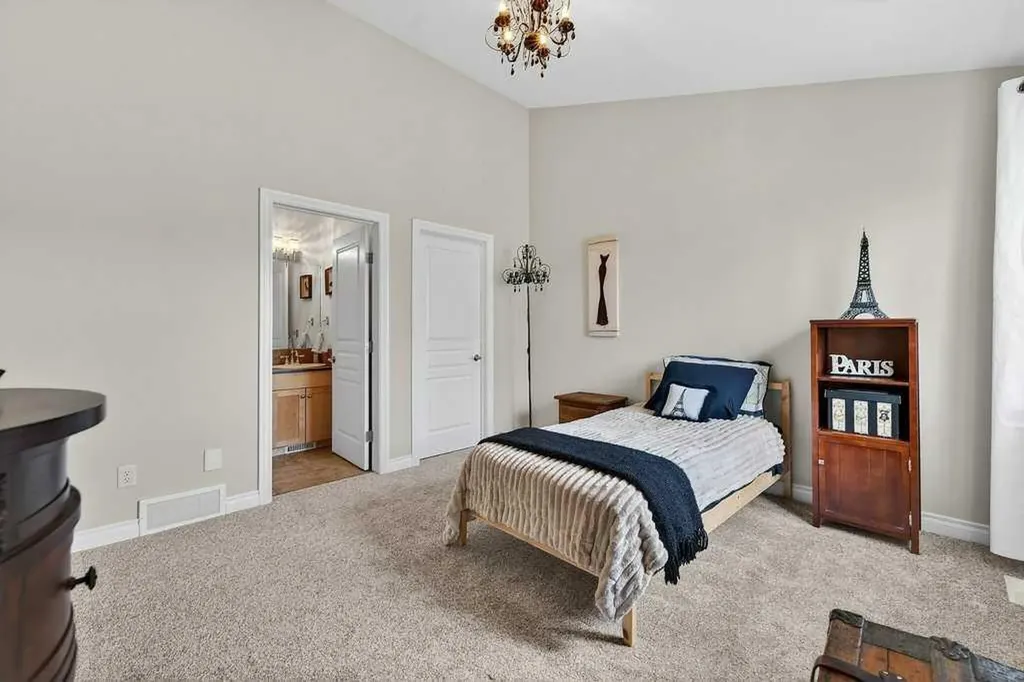 2412 Kensington Road NW Calgary AB T2N3S1